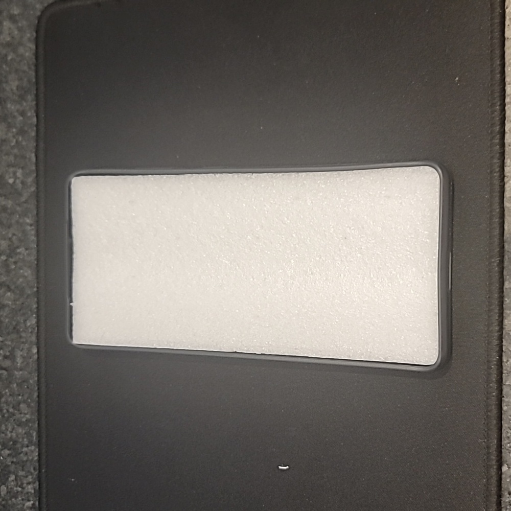 Phone cover - Picture 2 of 2